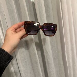 FRYE AND CO. Tortoise Shell Oversized Sunglasses
